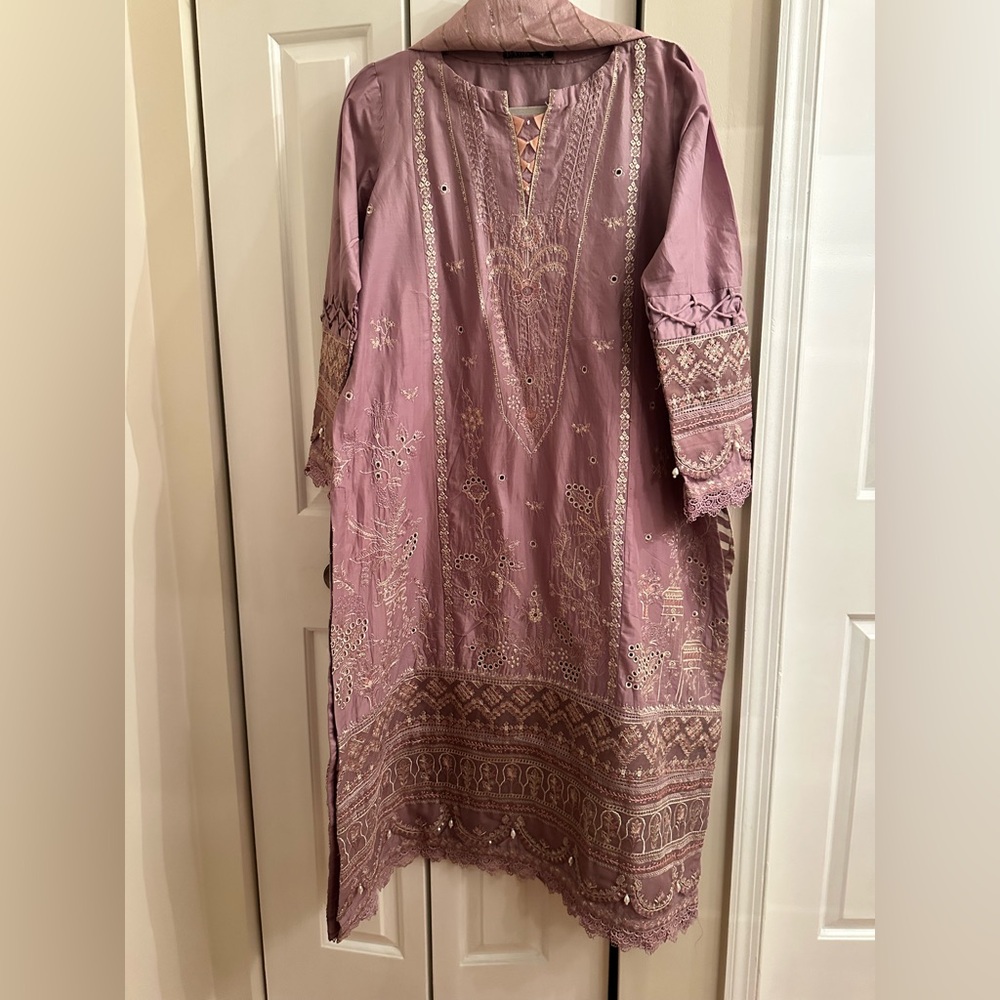 Batik Pakistani Designer Kurta & Dupatta Set | Embroidered Mauve Purple | Size M - Picture 7 of 14